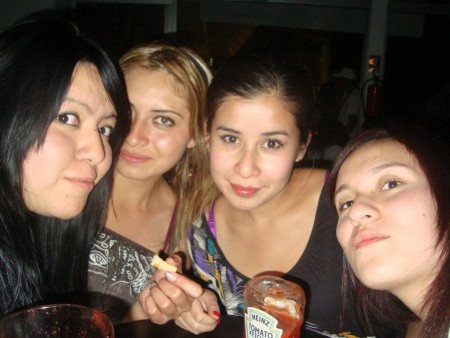 Solo sale bien Dian por eso la puse jejeje todas ligaron ese dia eh!!!! claro yo solo hablaba con el amigo de mi primo