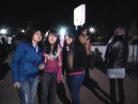 Cantemos hasta que Cin se lanze al escenario jajaja BESAME COMO SI EL MUNDO SE ACABARA DESPUES